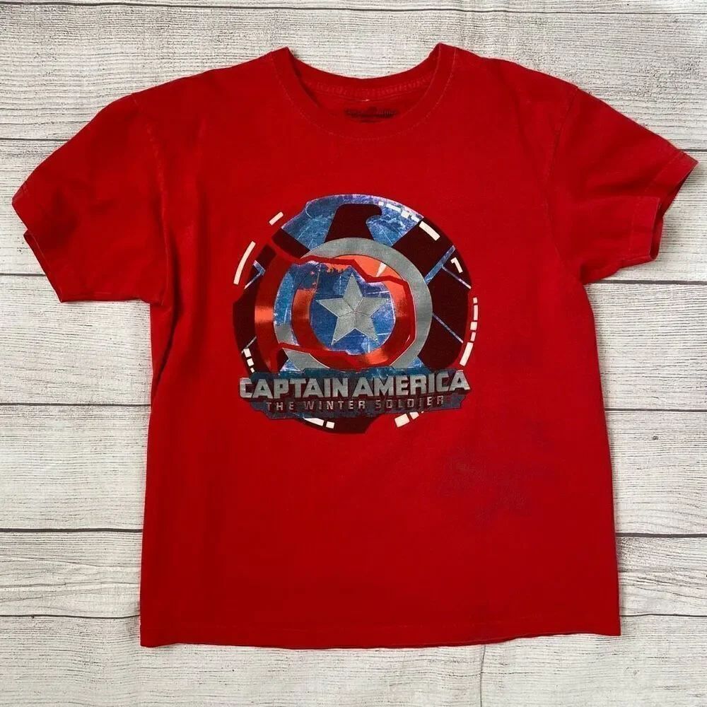 Marvel Captain America youth boys 8 short sleeve Crewneck t-shirt red